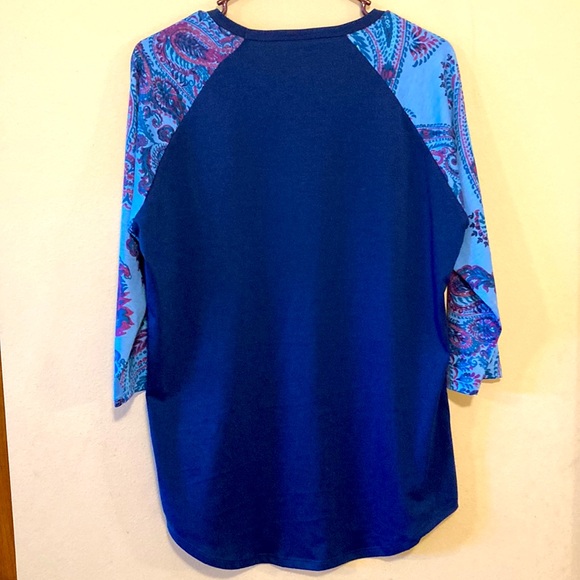 LulaRoe Randy T Size Medium - Picture 5 of 6